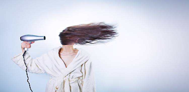 7 Reasons your Hair is Dry and Brittle